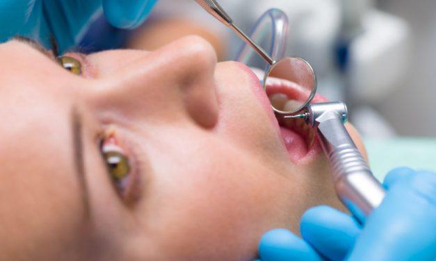 Extracción dental en pacientes con bifosfonatos: riesgos, cuidados y recomendaciones